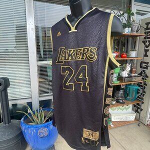 NWT Men's XL Vintage Black Adidas Kobe Bryant Lakers Jersey